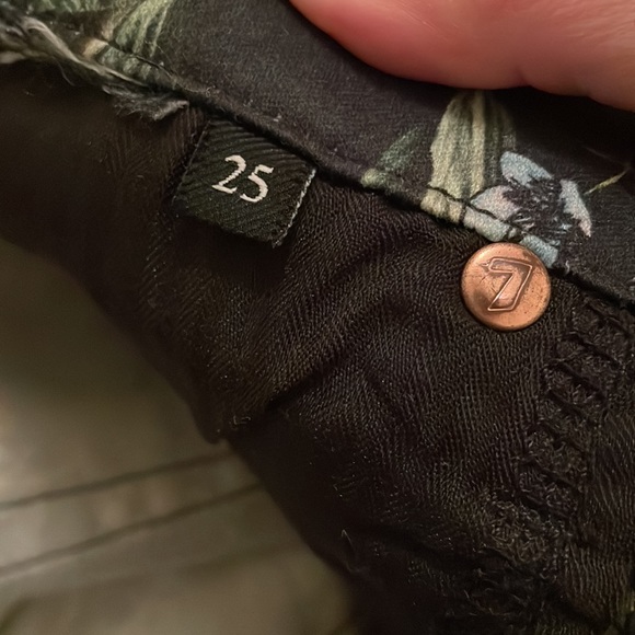 7 For All Mankind  Floral Skin Jean (Mid-Waist) - Picture 10 of 11